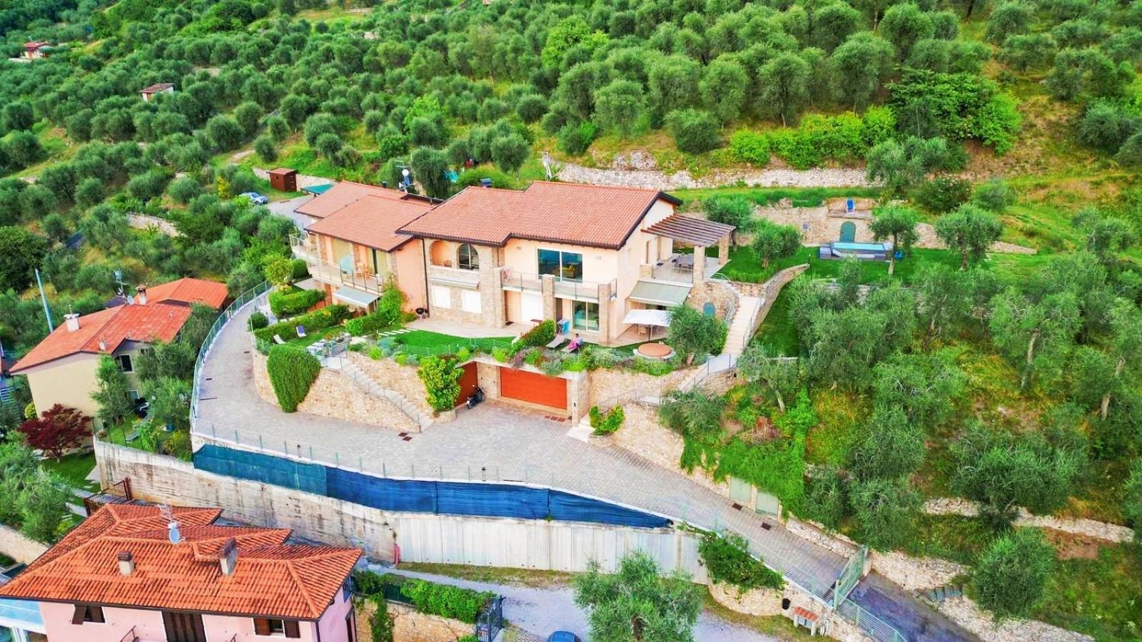 ברנצונה סול גארדה Villa Al Feudo מראה חיצוני תמונה